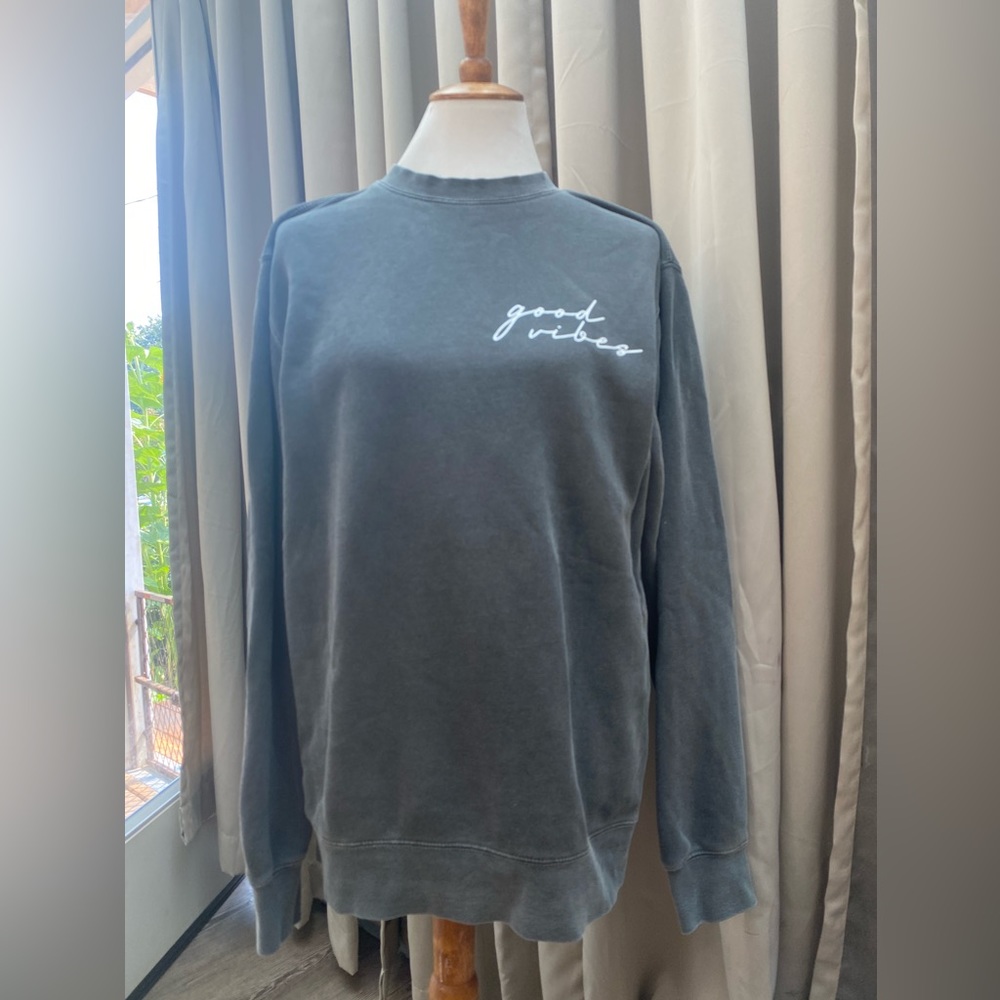 Good Vibes crewneck sweatshirt